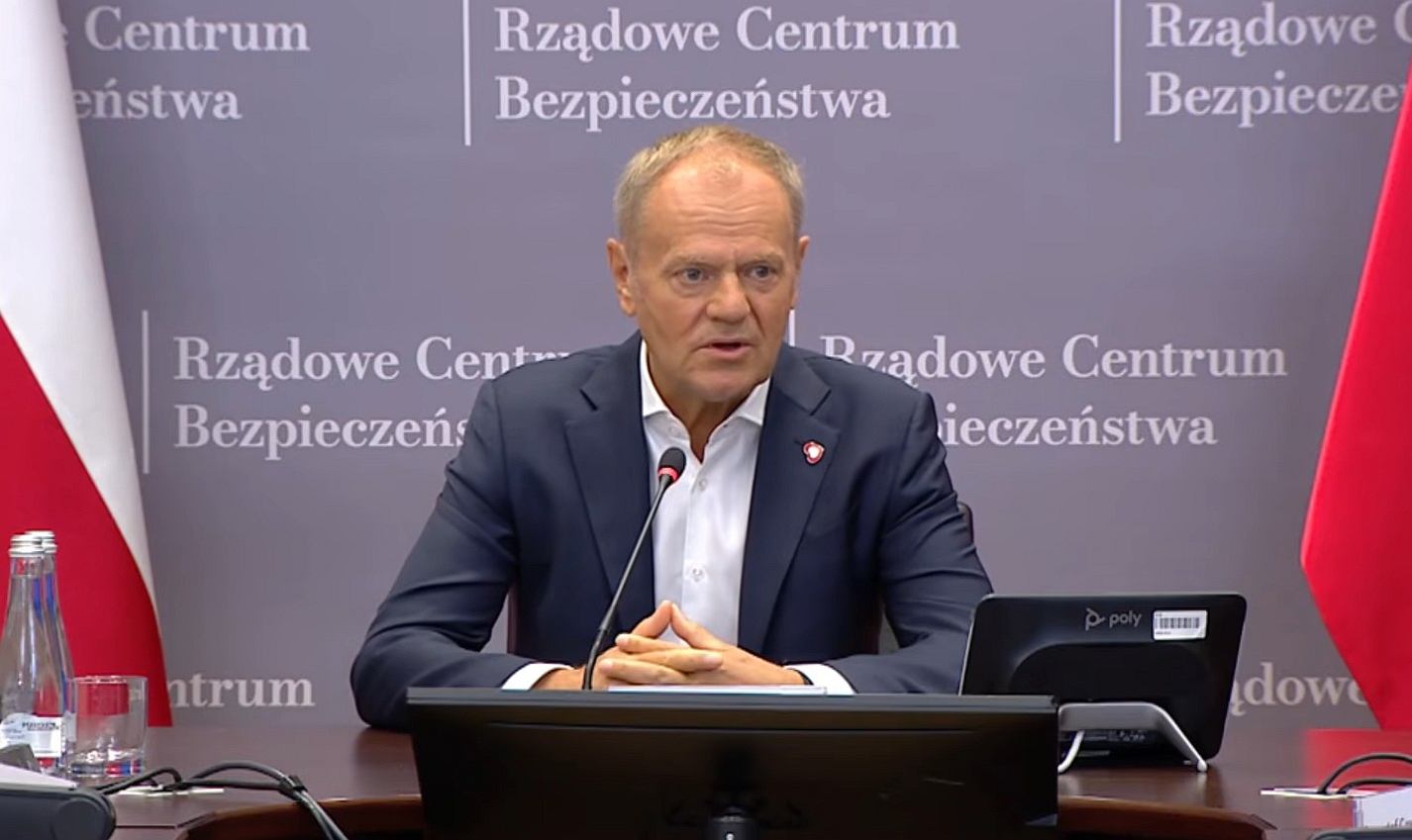 Służby w mieszkaniu rodzinnym Karola Nawrockiego. Tusk: To sprawia fatalne wrażenie – zdjęcie artykułu z Lubon.net.pl