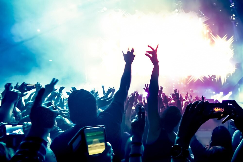 Struny emocji – drugi koncert z cyklu „Gdzie brzmienia łączą pokolenia” – zdjęcie artykułu z Lubon.net.pl