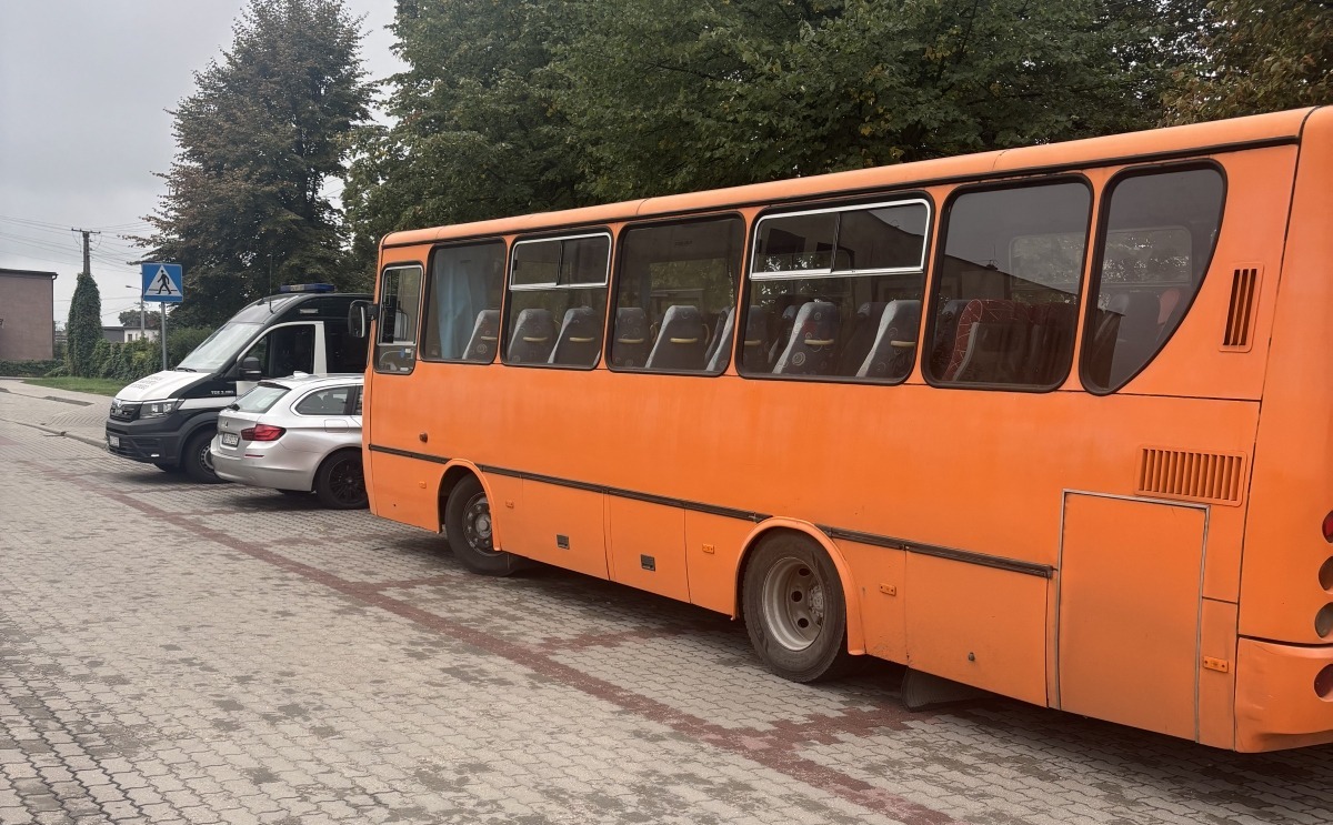 Rażące naruszenia wykryte w trakcie kontroli autobusów szkolnych w regionie – zdjęcie artykułu z Lubon.net.pl