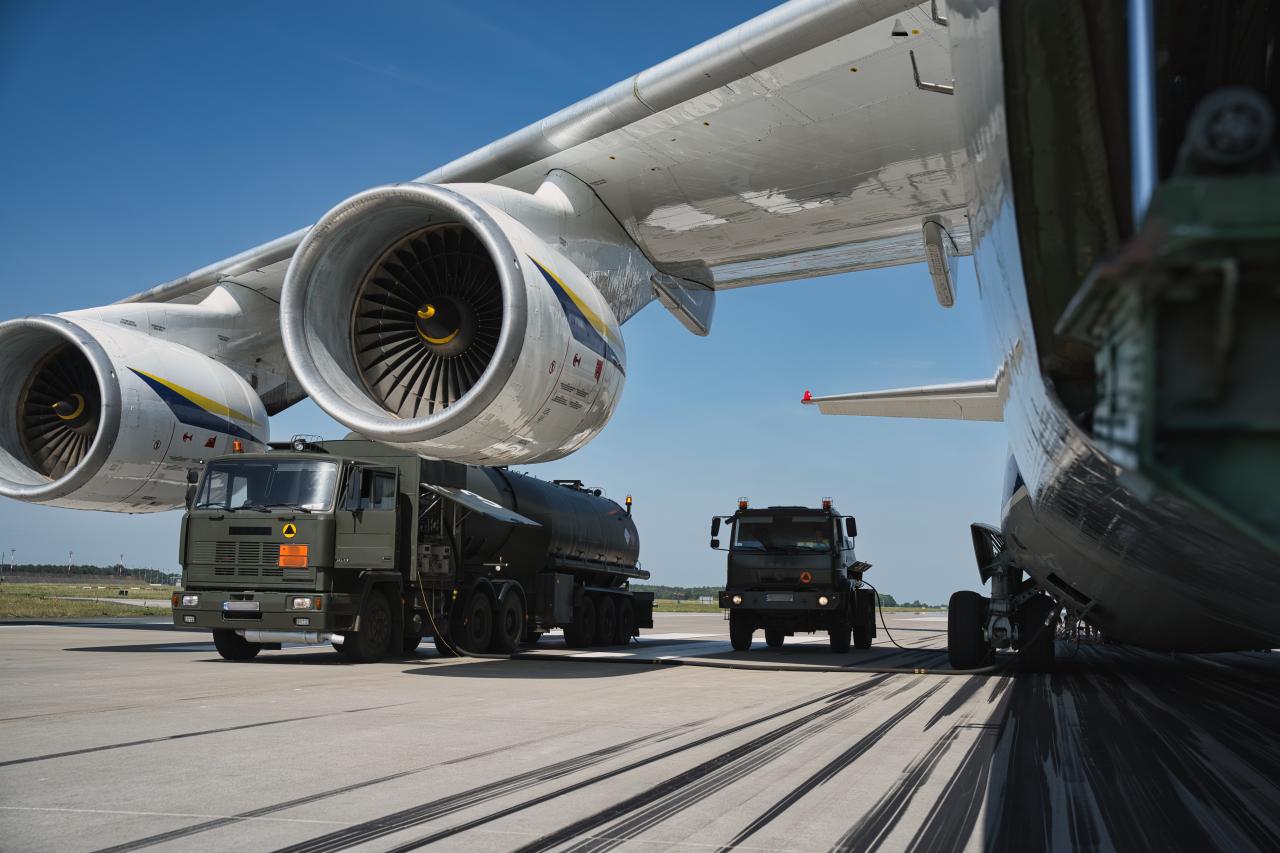 F-16 z Poznania na manewrach w Finlandii. Wcześniej w Krzesinach lądował gigantyczny Antonov – zdjęcie artykułu z Lubon.net.pl