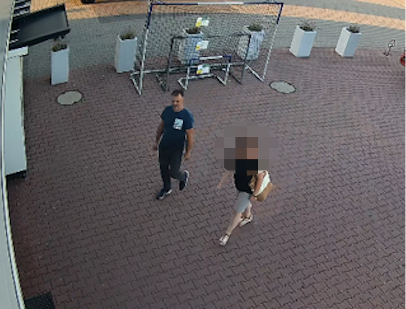 Zderzenie dwóch pojazdów na rondzie w regionie. Jednym z aut mógł kierować ten mężczyzna – zdjęcie artykułu z Lubon.net.pl