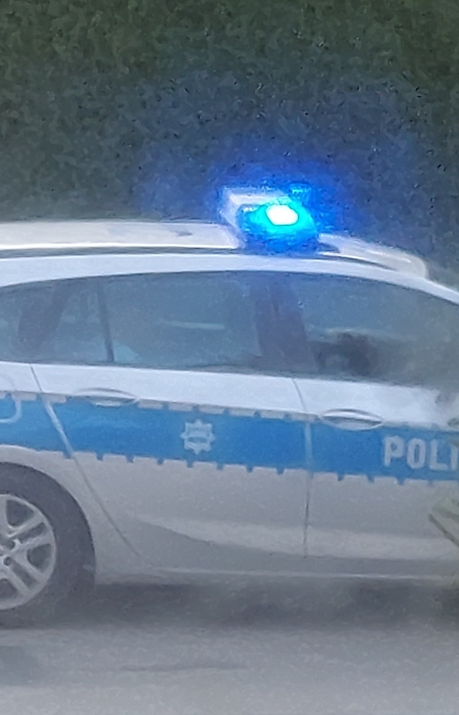 Poważny wypadek w regionie. Dwie osoby są ranne – zdjęcie artykułu z Lubon.net.pl