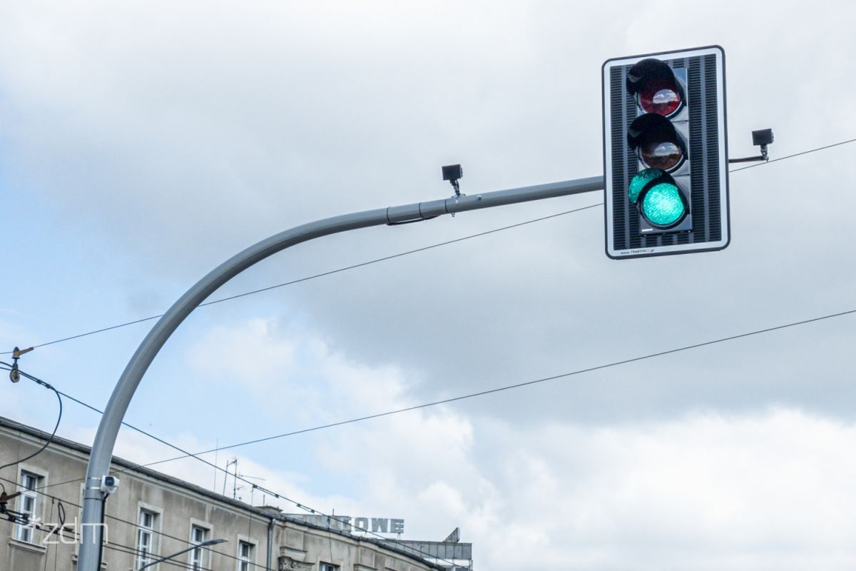Modernizacja sygnalizacji na skrzyżowaniach w centrum miasta. Kilkanaście dni z utrudnieniami! – zdjęcie artykułu z Lubon.net.pl