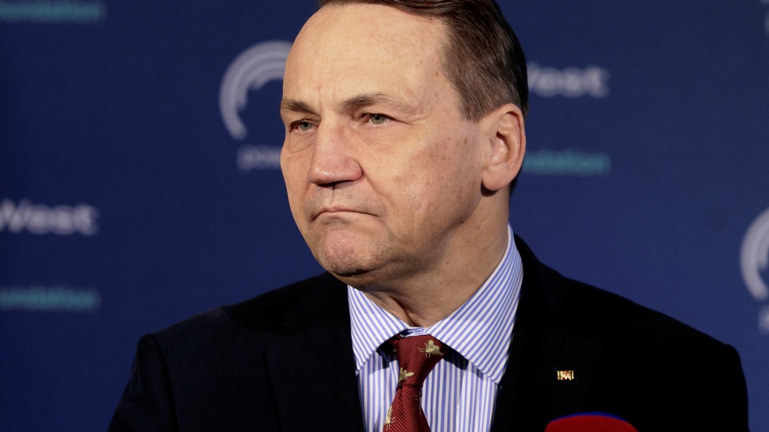 Sikorski kwestionuje decyzje Nawrockiego. "To, że mamy taki rozdźwięk, jest złamaniem konstytucji" – zdjęcie artykułu z Lubon.net.pl