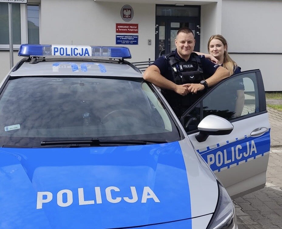 Dramatyczny pożar w Napachaniu. Policjanci uratowali 53-latka – zdjęcie artykułu z Lubon.net.pl