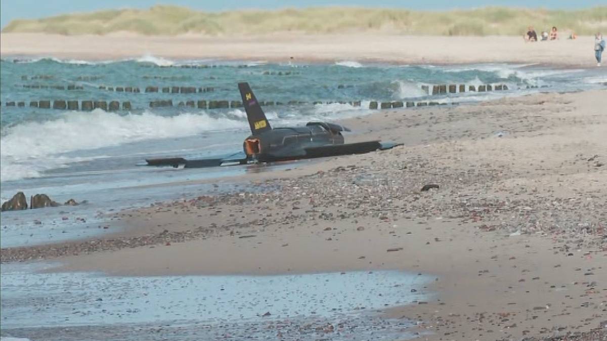 Wojskowy dron na polskiej plaży. Armia wskazuje na Rosję – zdjęcie artykułu z Lubon.net.pl