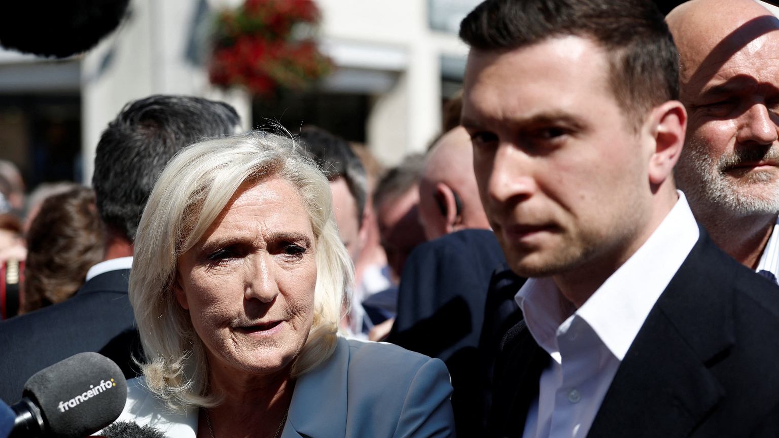 Zmiana tonu francuskiej skrajnej prawicy. Le Pen i Bardella mĂłwią o "wrogich aktach" Rosji – zdjęcie artykułu z Lubon.net.pl
