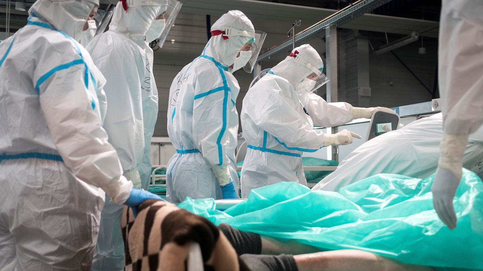 Pacjent z podejrzeniem Eboli trafi do szpitala w Czechach. "Rygorystyczne procedury bezpieczeństwa" – zdjęcie artykułu z Lubon.net.pl