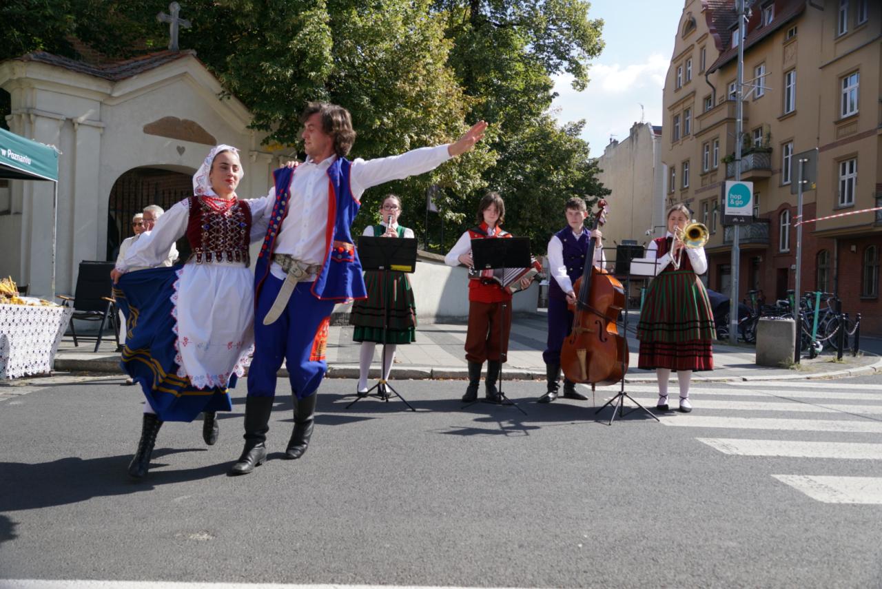 Na zakończenie wieczorna biesiada. Dzieje się dziś na Śródce! – zdjęcie artykułu z Lubon.net.pl