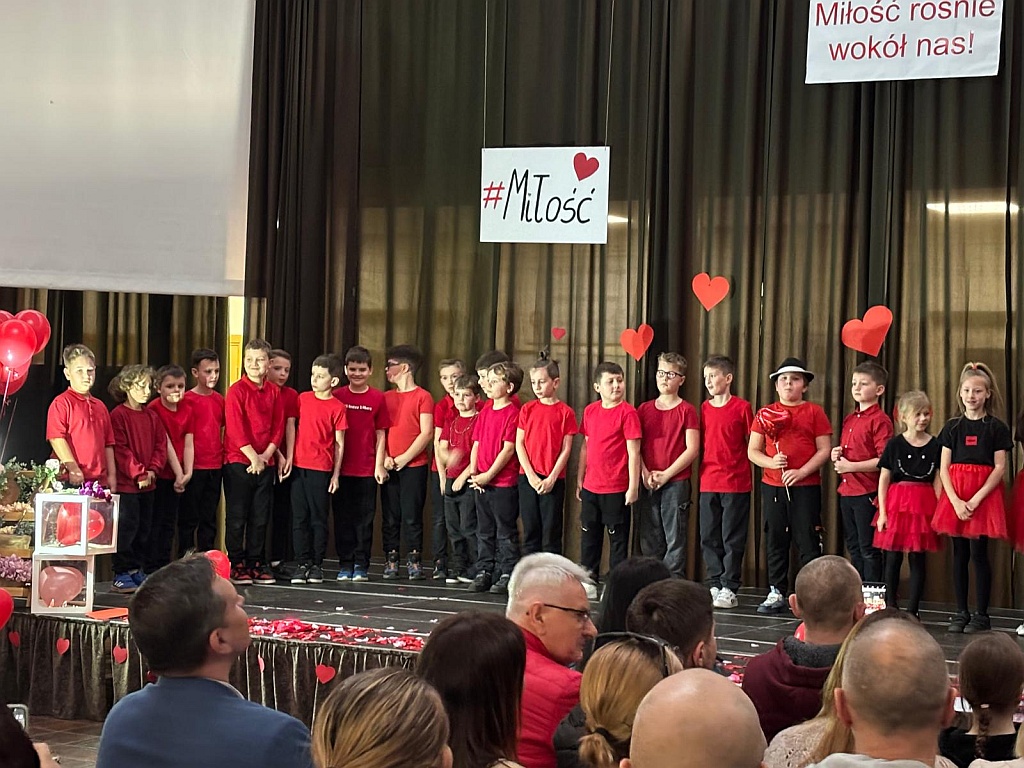 Szkoła Podstawowa nr 5 im. św. Jana Pawła II – zdjęcie artykułu z Lubon.net.pl