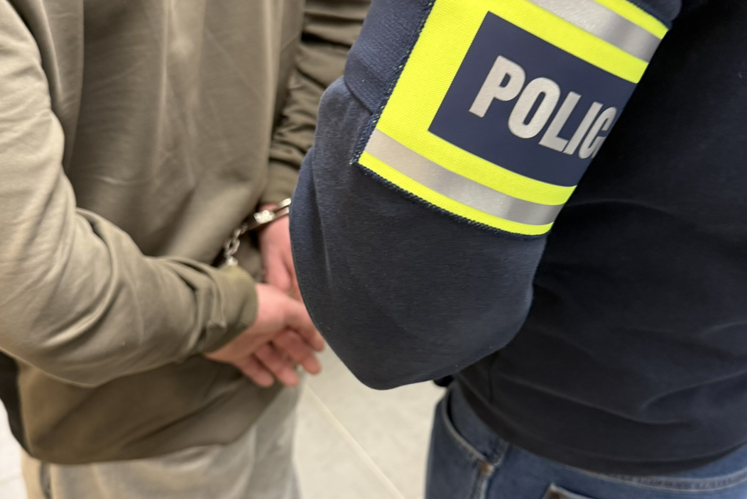 Małżeństwo miało okradać markety. Łupem padały… kawa i pistacje – zdjęcie artykułu z Lubon.net.pl