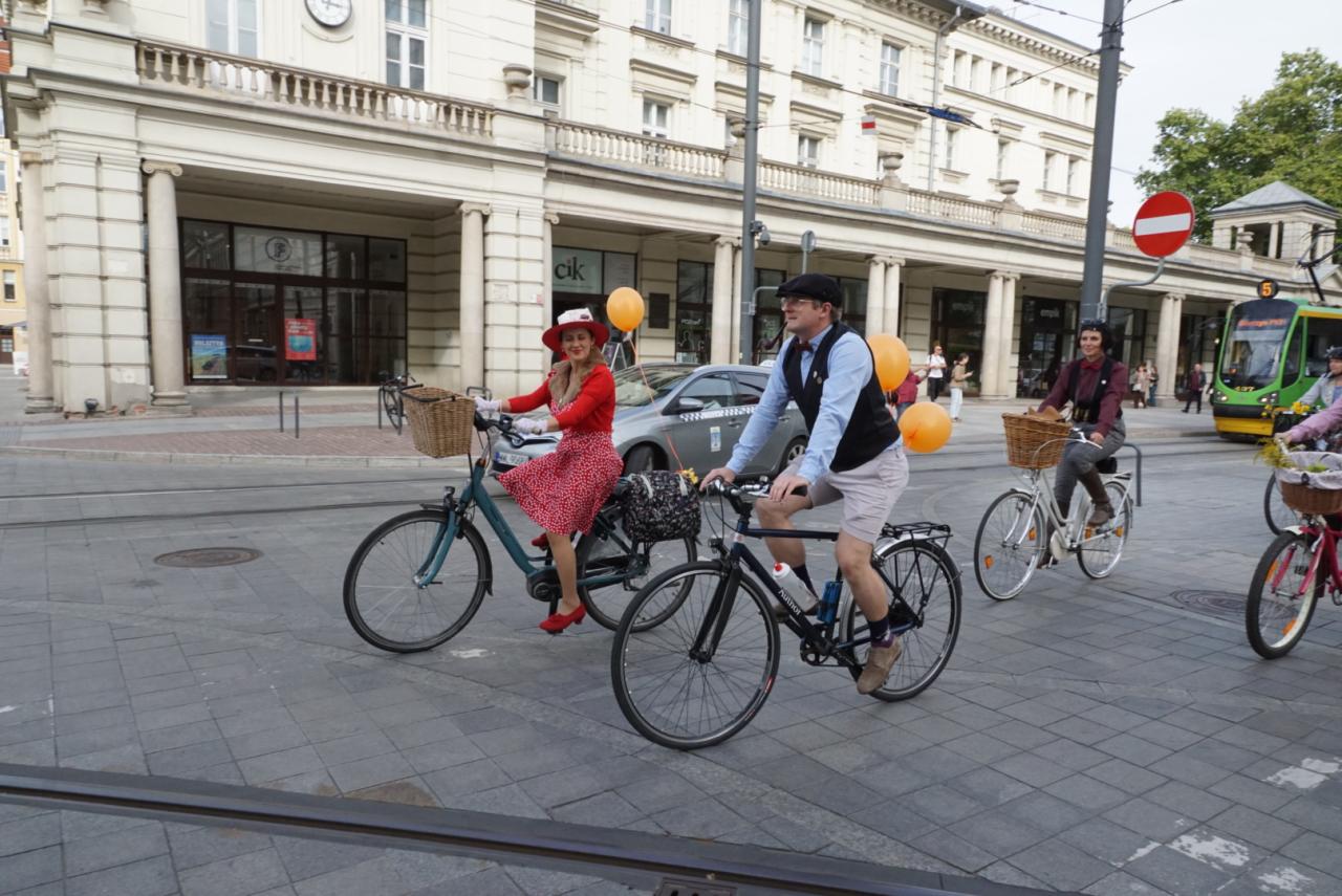 Niezwykle eleganccy rowerzyści przejadą ulicami Poznania. "Wywołajmy uśmiechy na twarzach przechodniów" – zdjęcie artykułu z Lubon.net.pl