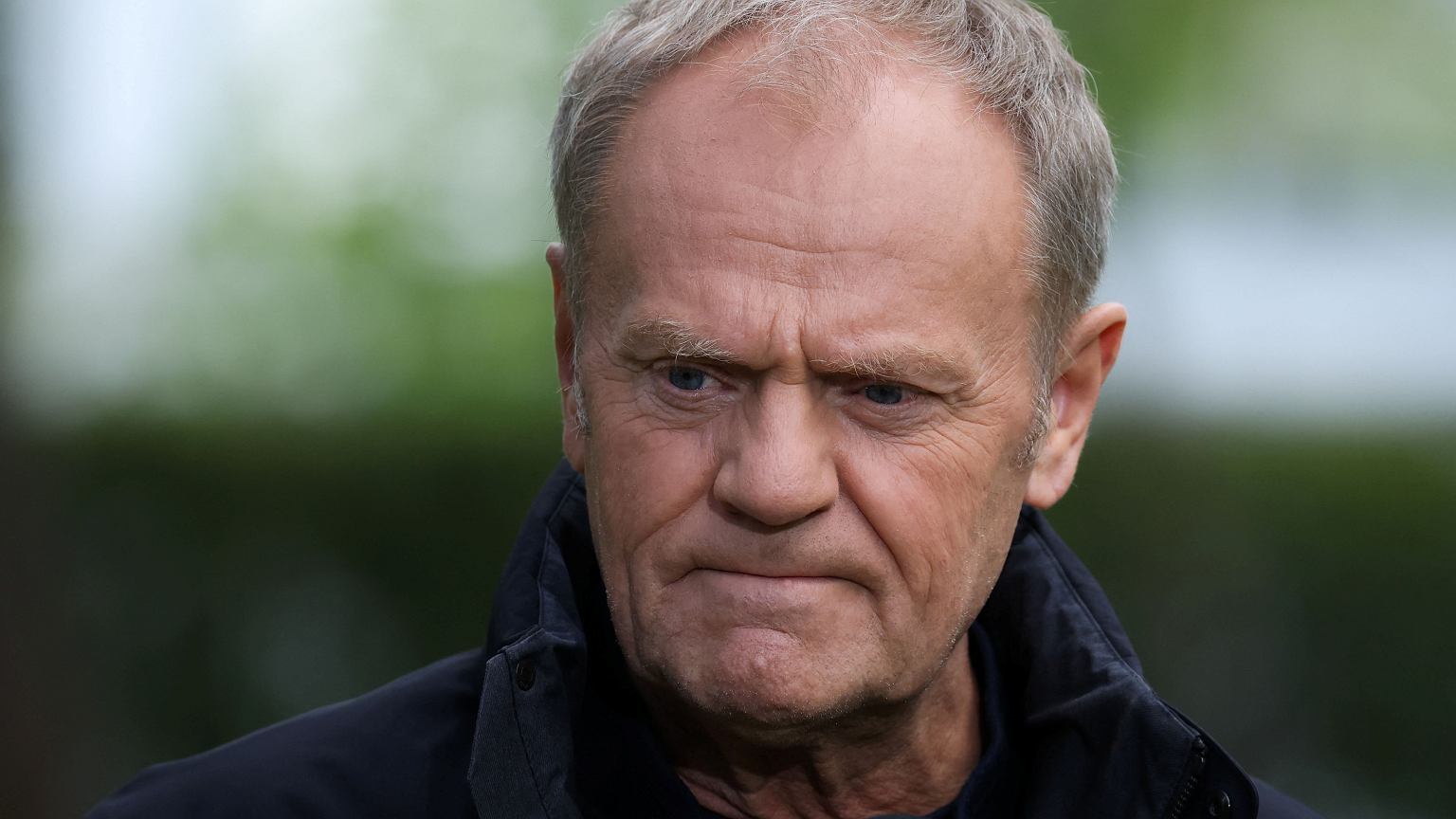 Służby w mieszkaniu rodzinnym Nawrockiego. Tusk uderza w polityków PiS. "Skrajny cynizm" – zdjęcie artykułu z Lubon.net.pl