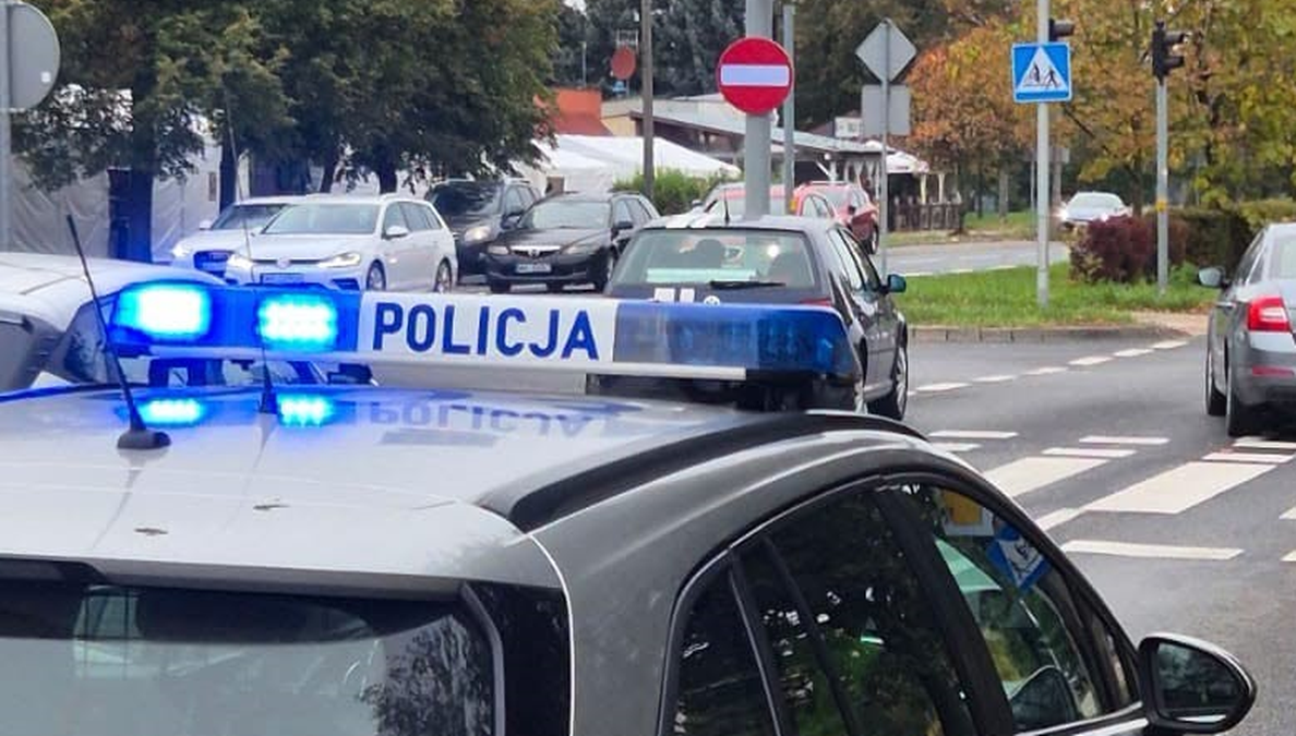 Spowodował kolizję, policjanci zajrzeli do auta. Makabryczne odkrycie – zdjęcie artykułu z Lubon.net.pl