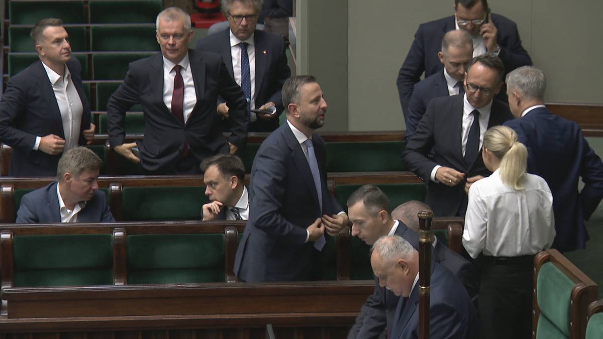 Szef MON nie widział raportu CIA. Szok na sejmowych korytarzach, "Bantustan" – zdjęcie artykułu z Lubon.net.pl