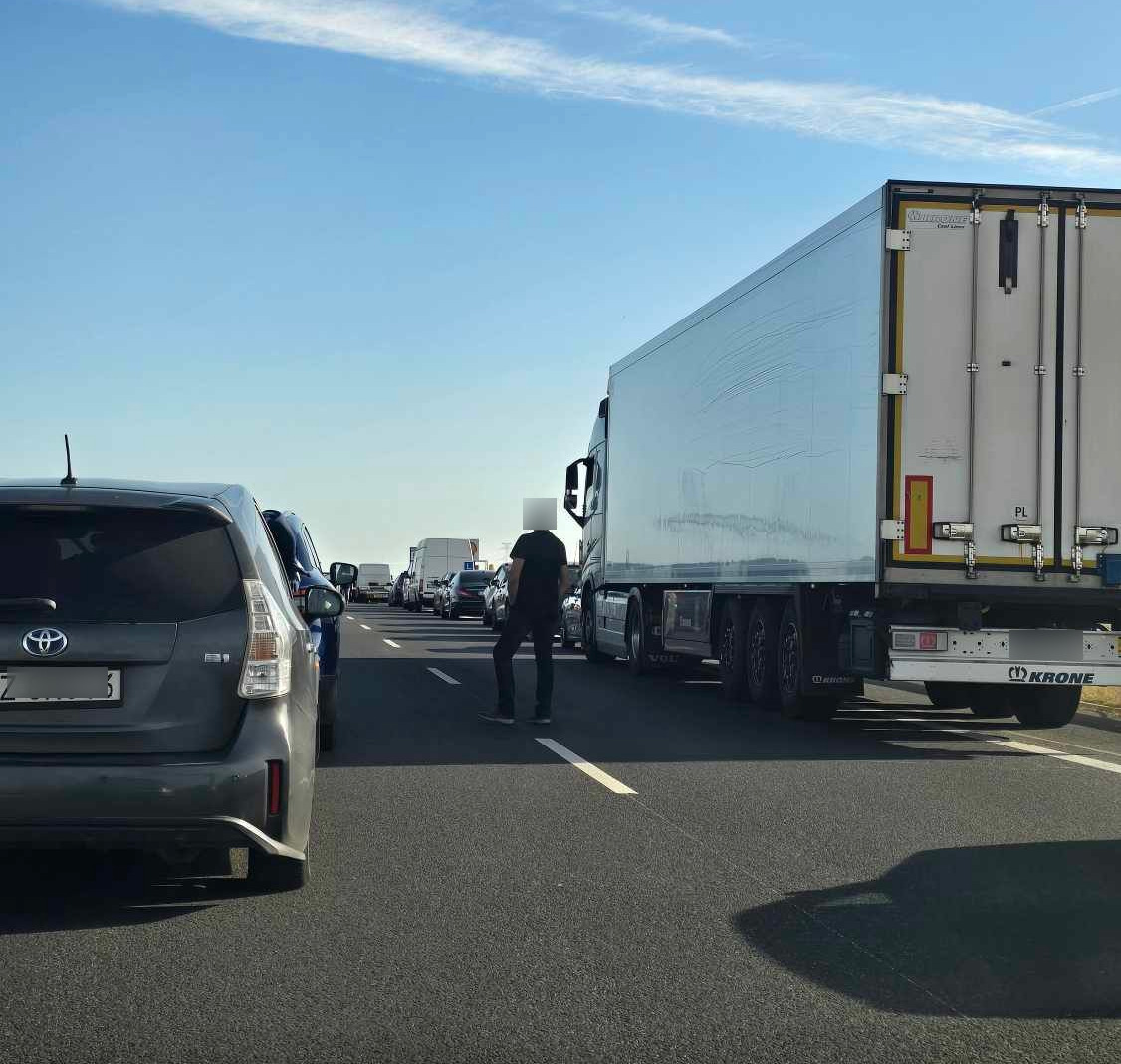 Duże utrudnienia na zachodniej obwodnicy Poznania. Kierowcy stoją w korku – zdjęcie artykułu z Lubon.net.pl