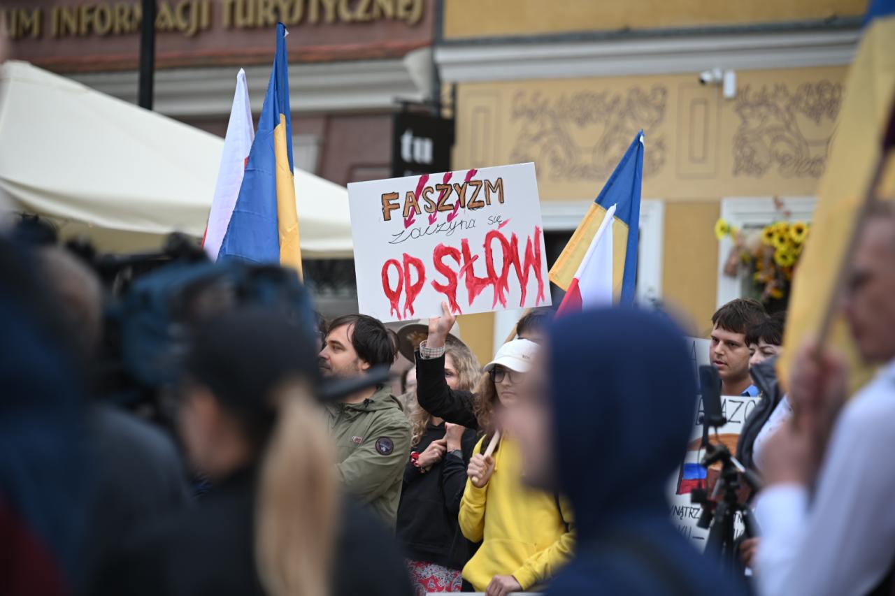 Poznańska manifestacja przeciwko "faszyzmowi i ksenofobii" – zdjęcie artykułu z Lubon.net.pl