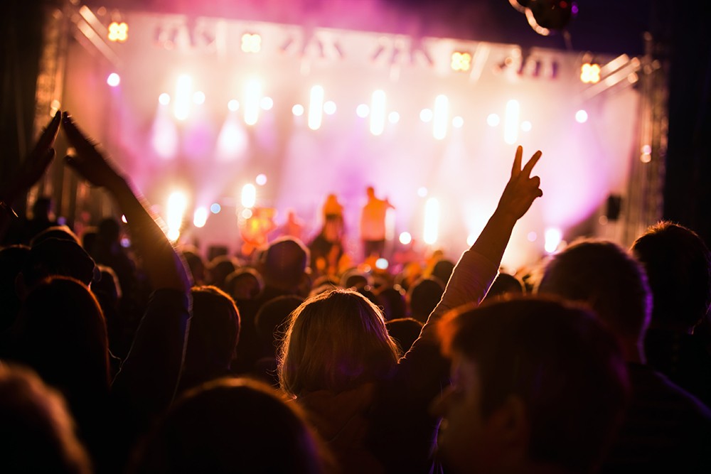 Muzyczne wspomnienia Krzysztofa Krawczyka w Dworze Skrzynki! – zdjęcie artykułu z Lubon.net.pl
